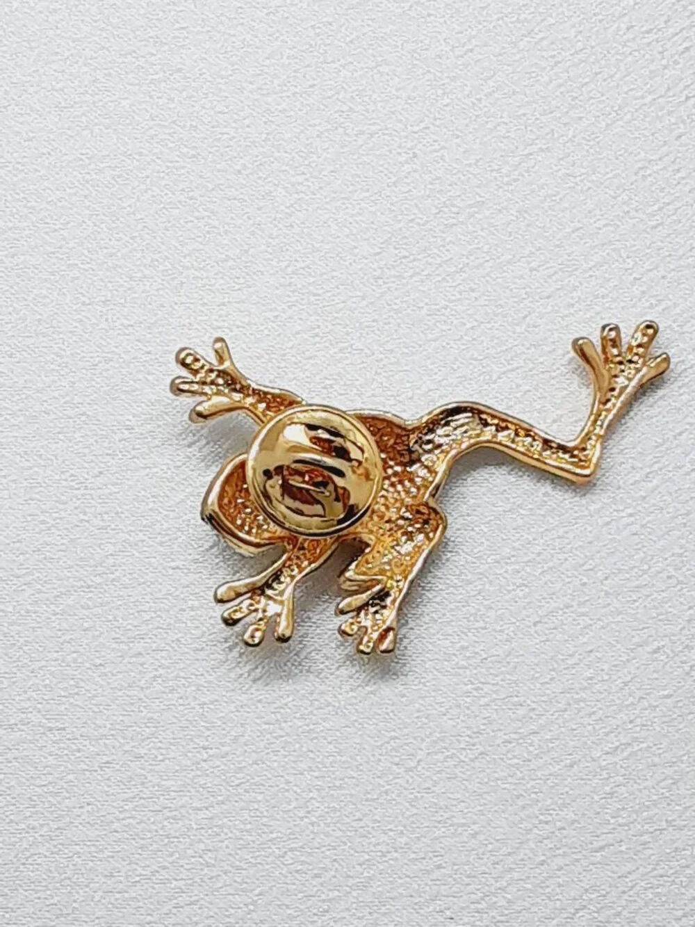 NEW Frog Put'em Pin - Picture 3 of 9